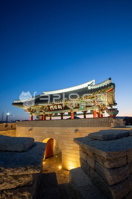 night view,Gyeongsangbukdo,Gyeongju Eupseong,tourist attraction,Eupseong,history,Gyeongju,Korea