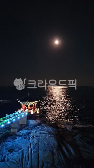 달빛,달,야경,바다배경,팔각정,저녁,밤,바다,밤바다