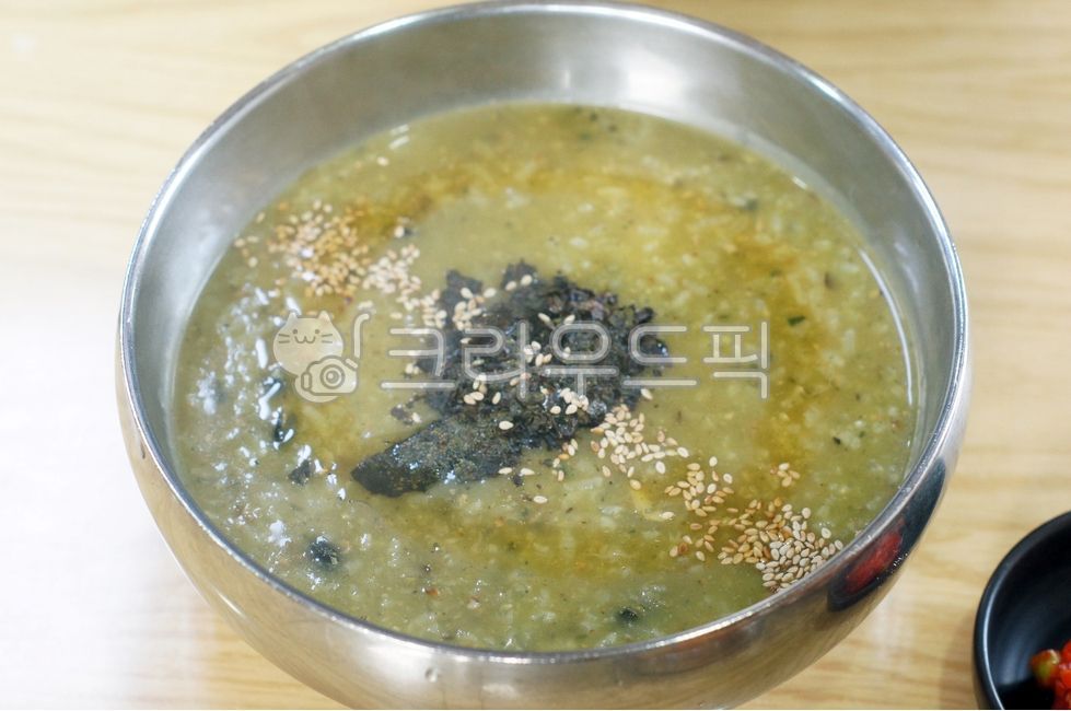 전복죽,죽,해물죽,전복내장죽,초록색죽,abalonericeporridge,greenfoods,jeonbogjug,kfood,한국음식,전통음식,한국요리,한국죽,foodpresentation,abaloneporridge,아침밥,breakfast,음식,food,요리,플레이팅,foodpresentation,plating