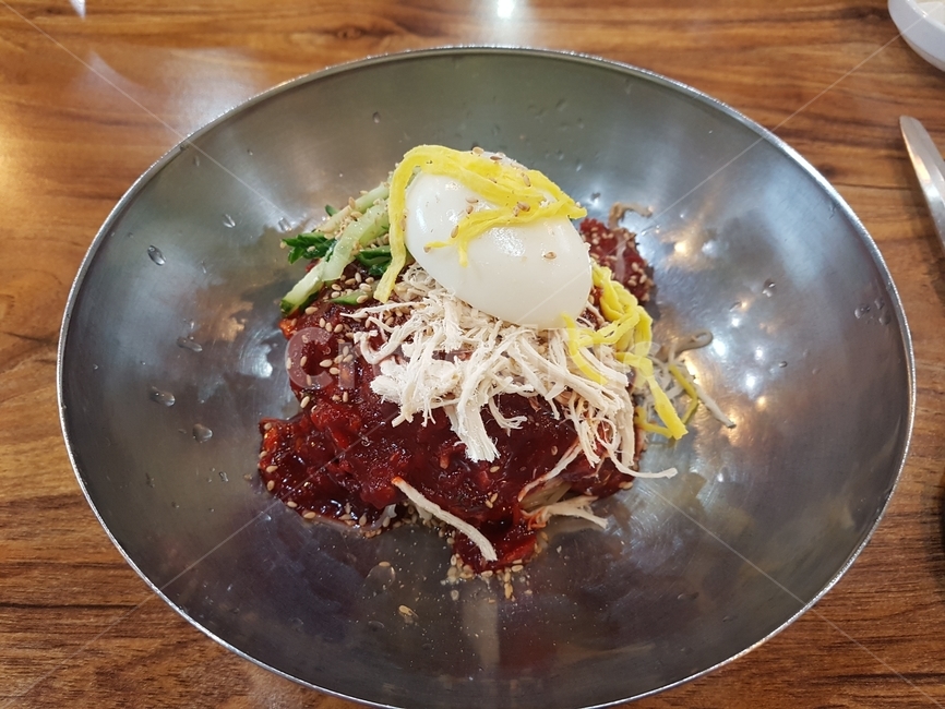 부산,밀면,부산밀면,비빔밀면,비빔면,음식,식재료,요리,food,cook,meal,dishes,food reserves,면류,면요리,noodles,한식,한국음식,한국요리,korean food,korean dishes,korean meal,korean cook
