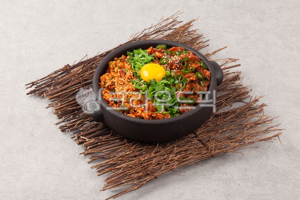 꼬막,꼬막비빔밥,비빔밥,한식,제철음식,조개,음식,맛있는,요리,밥,쌀,수산물,해산물,매운,매콤한,제철요리,꼬막살,쫄깃한