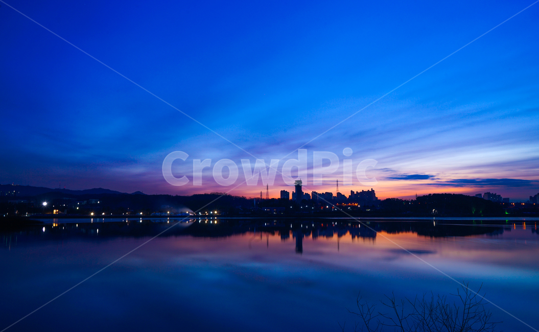 호수,여명,해돋이,일출,구름,하늘,감성,새벽,반영,투영,풍경,야경,밤,풍경,nightscape,night,landscape,도시,city,한국도시풍경,한국도시경관,korea cityscape,nature,자연,outdoors,옥외
