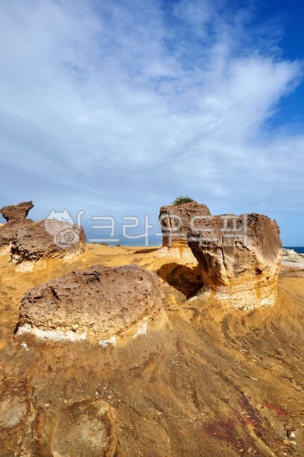 Yeliu,Yeliu Geopark,rock formations,coral fragments,Taipei,Taiwan,rocks,overseas,park,scenery,nature,sea,tourist attraction,erosion,weathering,weathering,Taipei,Taiwan,Asia
