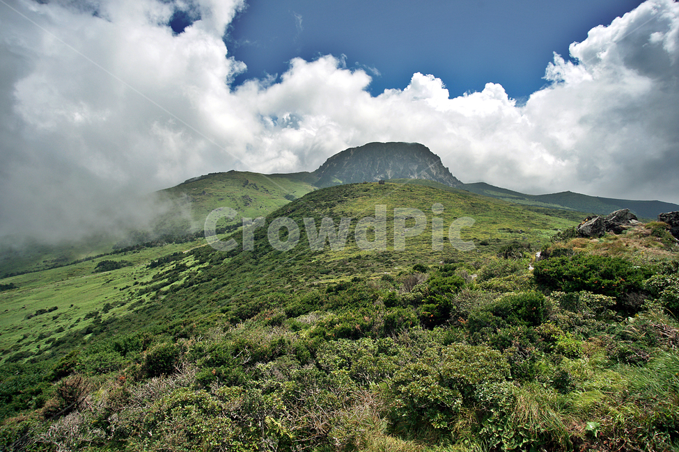 한라산,윗세오름,제주,영산,구름,운무,영실코스,자연,수풀,자연,풍경,nature,landscape,한국자연풍경,한국자연경관,korea nature landscape,제주도,jeju,jeju island,outdoors,옥외,hill,언덕