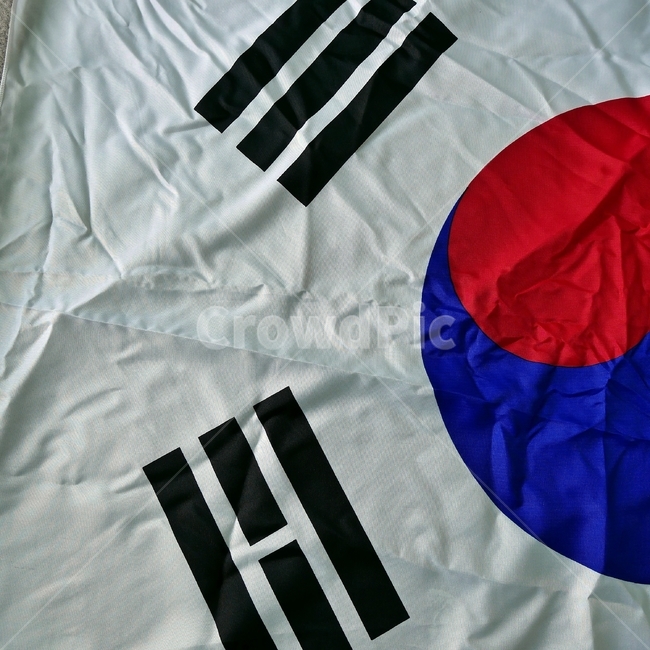 태극기,태극,국기,문양,건곤감리,대한민국,한국,태극문양,건,곤,감,리,사괘,4괘,접사,구겨진,한국전통,한국문화,korean traditional,korean culture
