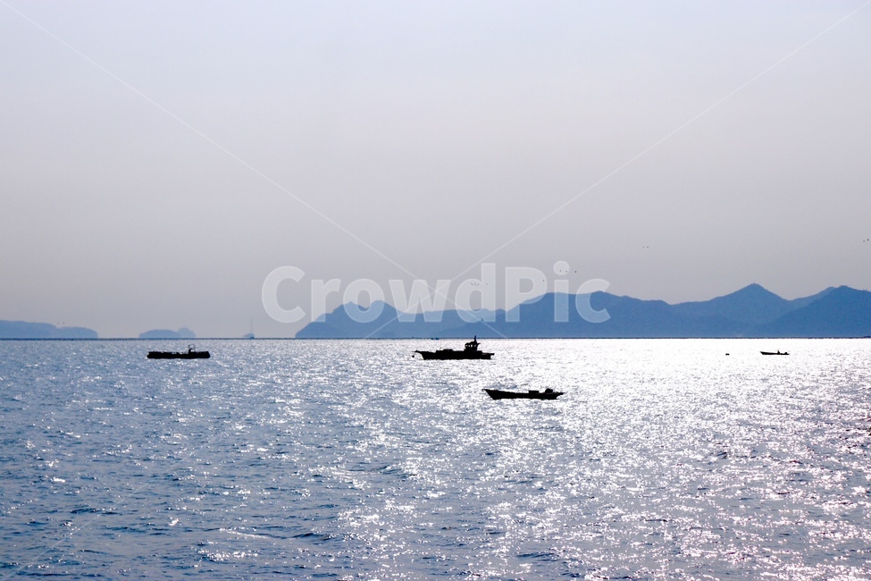 바다,배,하늘,감성,색감,자연,풍경,nature,landscape,교통,교통수단,traffic,transportation,land,땅,outdoors,옥외,water,물,sea,ocean,대양,shoreline,해안선