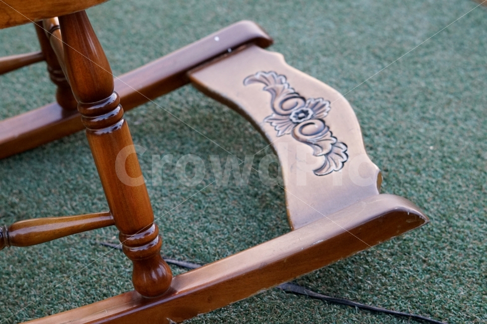 가구,의자,흔들의자,바닥,잔디,인테리어,chair,floor,furniture,rockingchair,grass,사물,물건,오브젝트,thing,object,matter
