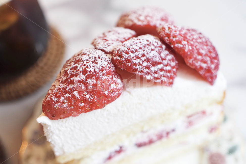 디저트,딸기케이크,생크림케이크,케이크,딸기,딸기디저트,sweets,음식,식재료,요리,food,cook,meal,dishes,food reserves,디저트,간식,후식,dessert,snack