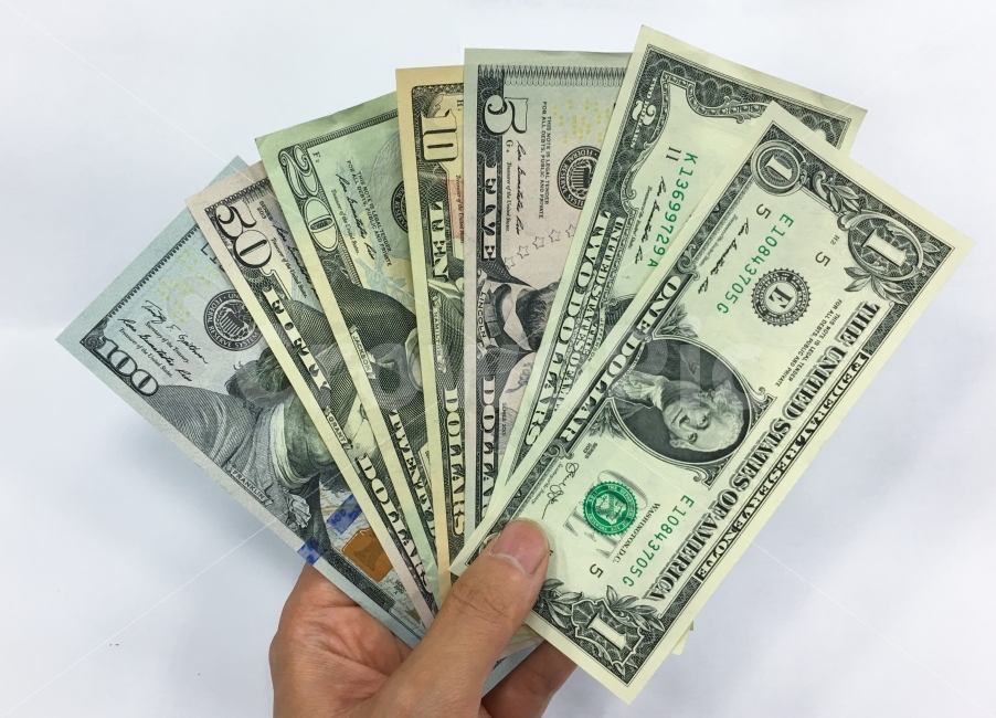 	달러,지폐,미화,미국,USD,미국달러,권종,종별,dollars,여행,환전,금융,돈,머니,1달러,2달러,20달러,10달러,5달러,50달러,100달러,모음,경제,경영,손,사람,인물,인간,human,person,연출,컨셉,콘셉,direction,concept,금융,돈,finance,banking,money