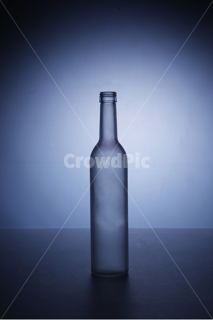 블루,아이스,물병,보틀,빛,선율,투명,청량감,색깔,색상,색채,색감,color sense,color sensitivity,feeling of color,사물,물건,오브젝트,thing,object,matter