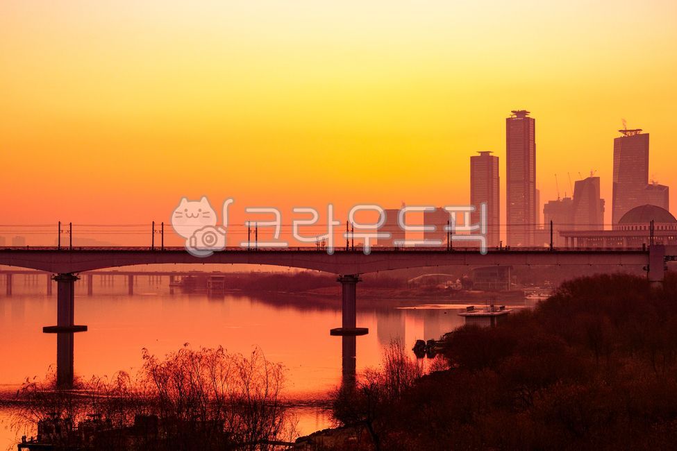 한강,여명,여의도,매연,다리