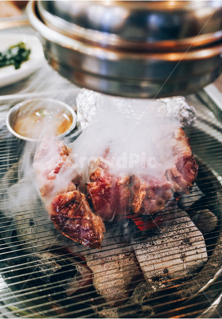 pork,돼지고기,목살,숯불,직화,food,맛집,음식,식재료,요리,food,cook,meal,dishes,food reserves,육류,고기,meat
