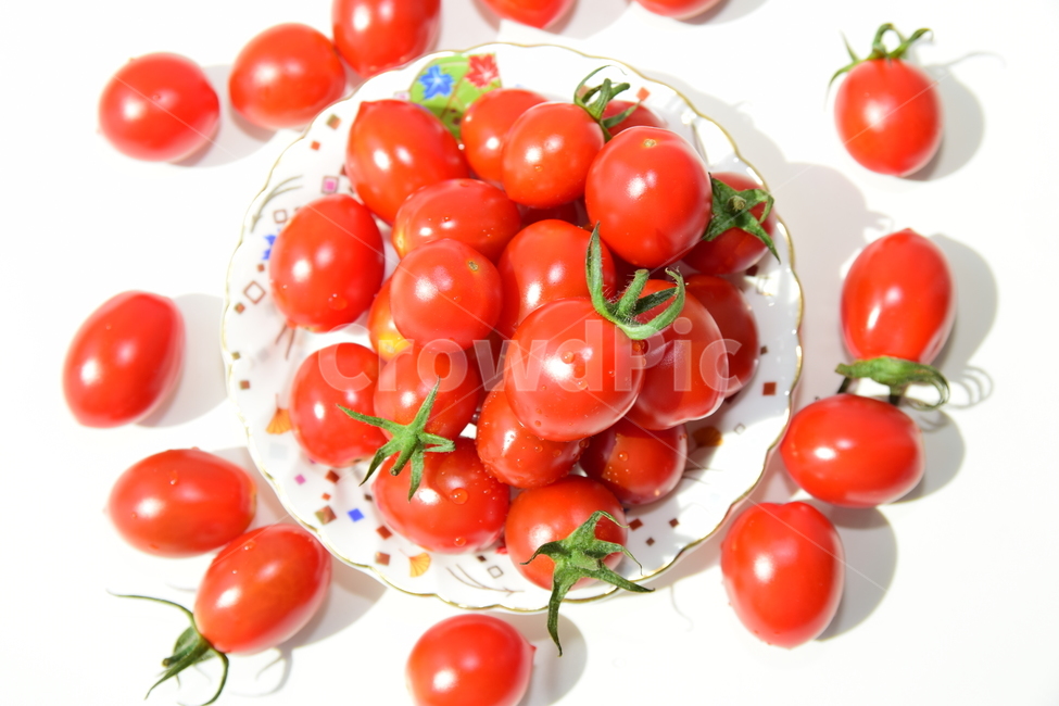 토마토,방울토마토,꼭지,접시,빨강,빨간,잘익은,맛있는,음식,식재료,tomato,red,delicious,food,dessert,디저트,후식,음식,식재료,요리,food,cook,meal,dishes,food reserves,과일,열매,fruit,연출,컨셉,콘셉,direction,concept