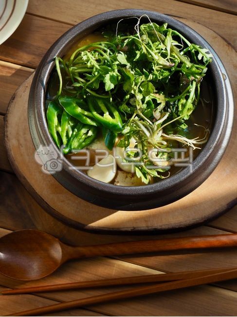 wellnessfood,asianfood,sidedish,koreanculture,Korean traditional food,vegetable,side dish,wellbeing,Korean food,Wellbeing food,Asian food,cooking,traditionalfood,koreanfood,soybeanpastestew,Shepherds purse soybean paste soup,Korean,Korean culture,koreantr