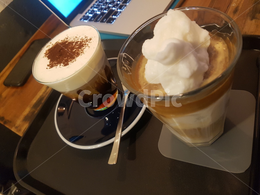 카페,커피,노트북,음료,비엔나커피,프라페