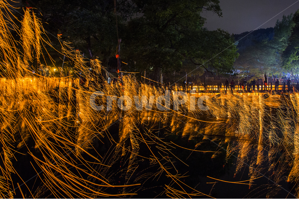이수정,불꽃놀이,야경,함안,전통놀이,야경,밤,풍경,nightscape,night,landscape,사람들,대중,군중,other people,crowd