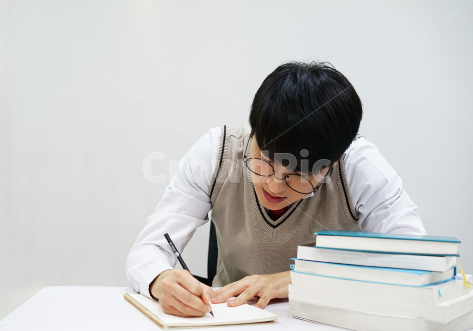 수능,교육,학생,교복,시험,강의,수업,고등학생,고3,남고생,남자고등학생,남고,수능시험,기말고사,중간고사,모의고사,exam,quiz,test,학업,공부,남자,남학생,사람,인물,인간,human,person,얼굴표정,facialexpression,face,남성,man,male,학교,education,learning,study,school,사람,인물,인간,human,person,남성,남자,man,male,교육,학교,공부,education,learning,study,school