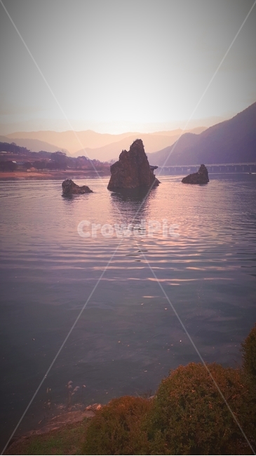 바위,물,바다,산,붉은,ㄹ,자연,풍경,nature,landscape,outdoors,옥외,land,땅,shoreline,해안선,water,ocean,대양,sea