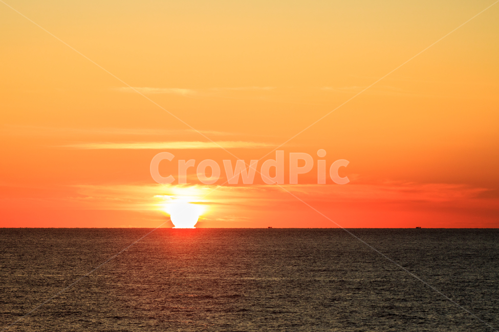 일출,대한민국,한국,풍경,태양,해,바다,해변,해피,행복,red,blue,sunrise,cloud,korea,southkorea,해금강,풍경사진,sunlight,nature,자연,outdoors,옥외,sunset,하늘,sky,햇빛,일몰,dusk,황혼,redsky,새벽,dawn,붉은하늘,2020,새해,newyear,오렌지,orange,붉은노을,자연,풍경,nature,landscape,새해,new year