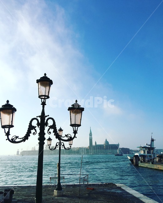 bluesky,베네치아,베니스,이탈리아,자연,수로,boat,보트,조명,렌턴,lantern
