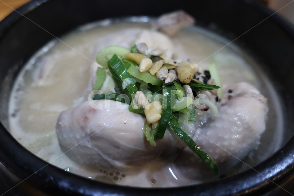 전통,한식,한방,삼계탕,보양식,닭요리,백숙,스테미너,인삼,뚝배기,복날