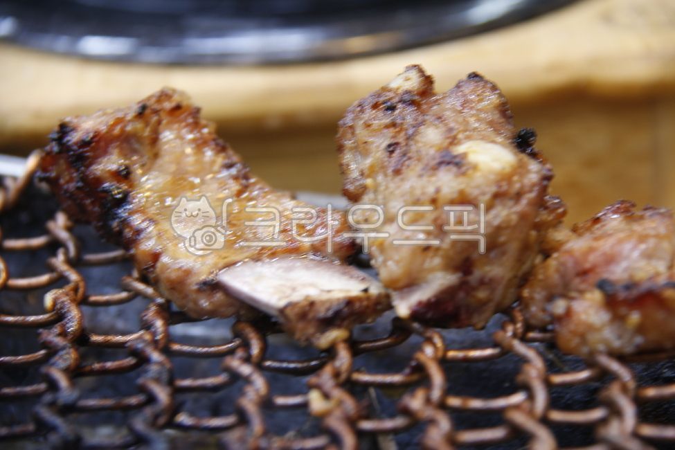 석쇠,요리,구이,음식,돼지갈비,돼지갈비구이,bbq,바베큐,음식점,고기,고기구이,한식,한국요리,갈비,돼지고기,돼지고기요리,양념갈비,돼지고기양념갈비,양념갈비구이