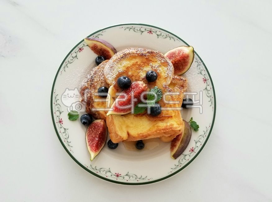 프렌치토스트,토스트,브런치,frenchtoast,brunch,food,음식,plate,그릇,bread,빵,무화과,디저트,breakfast,간식