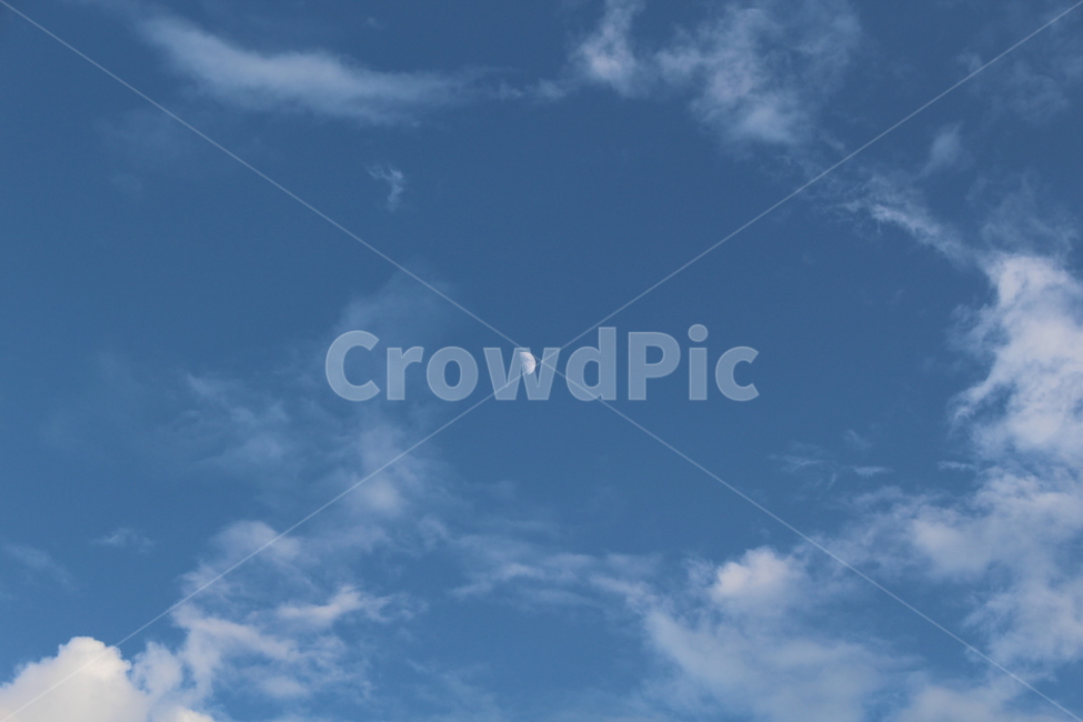 nature,자연,outdoors,옥외,sky,하늘,azuresky,푸른하늘,달,반달,구름,배경,자연,풍경,nature,landscape