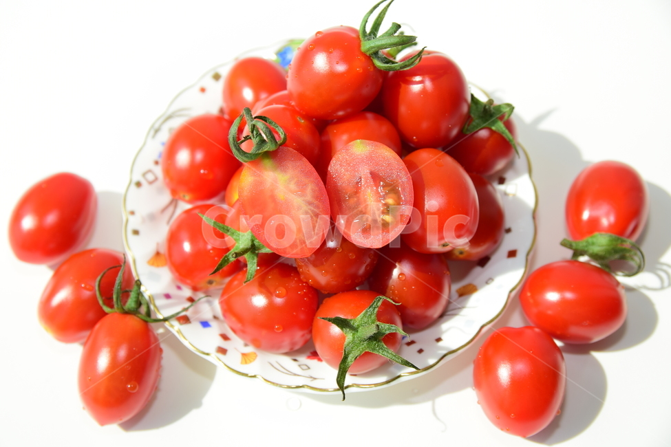 토마토,방울토마토,토마토씨,과즙,컷팅,빨강,반컷팅,맛있는,탐스러운,음식,식재료,후식,디저트,dessert,delicious,red,tomato,음식재료,음식,식재료,요리,food,cook,meal,dishes,food reserves,과일,열매,fruit,연출,컨셉,콘셉,direction,concept