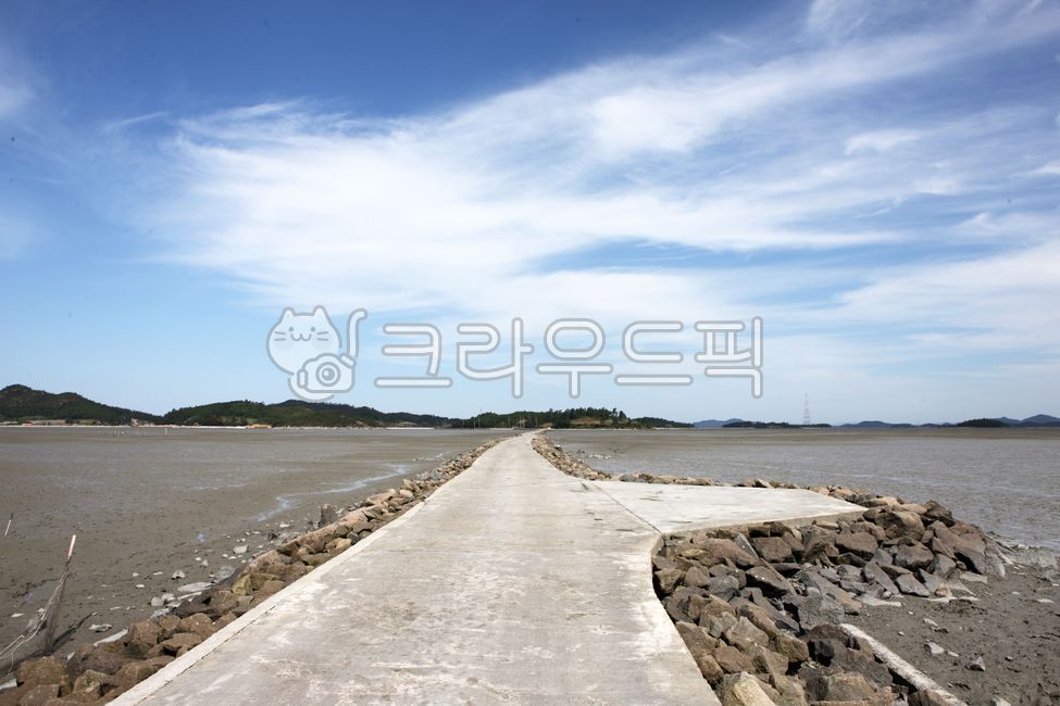 방파제,갯벌,하늘,둑,방파제길,구름,맑음,breakwater,mudflat,sky,embankment,breakwaterpath,cloud,clear