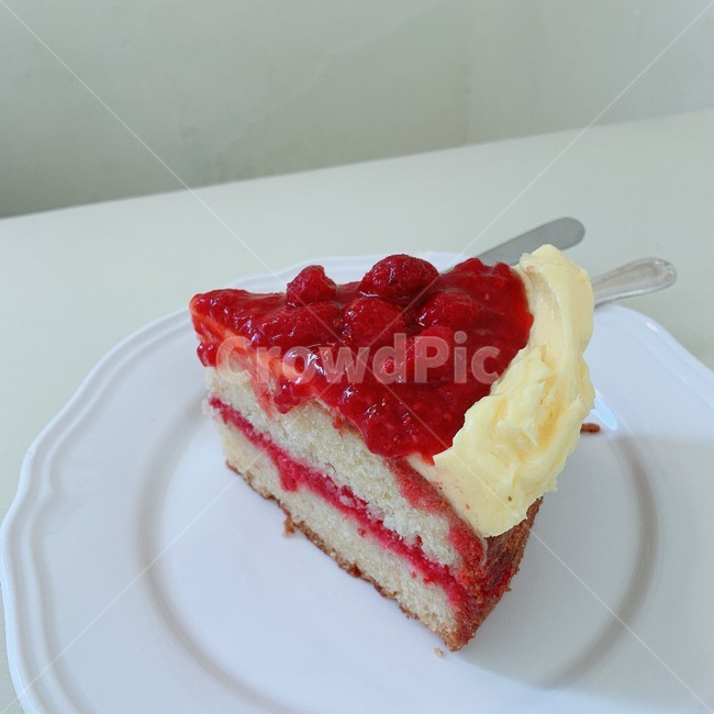 음식,케잌,라드베리,산딸기,raspberry,cake,cafe,food,red,음식,식재료,요리,food,cook,meal,dishes,food reserves,빵,bread,디저트,간식,후식,dessert,snack