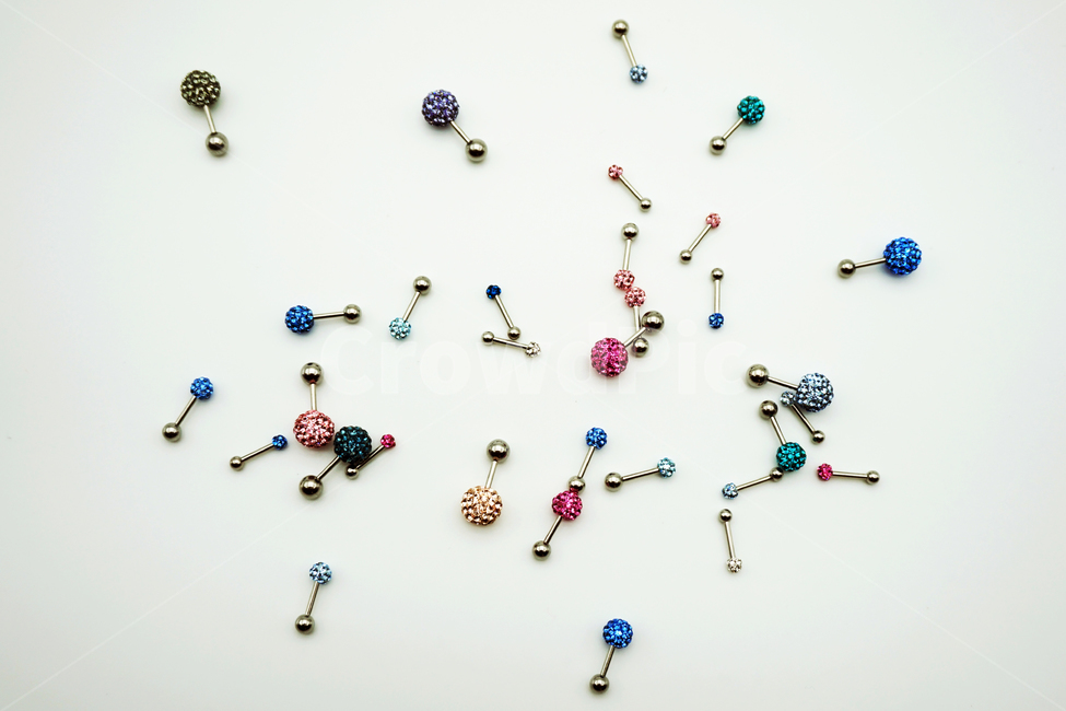 piercing,피어싱,큐빅,바벨피어싱,cubic,babel,귀걸이,패션스타일,의상,fashion,style,사물,물건,오브젝트,thing,object,matter,누끼,remove background