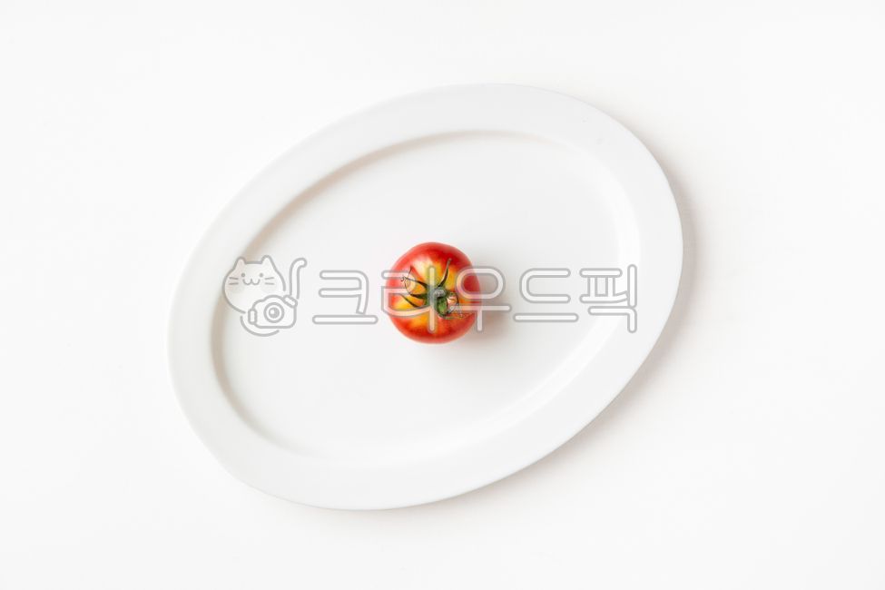 tableware,salad,fruit,plate,Tomato,bowl,pure,red,kitchenware,white,modern,vegetarian,diet,kitchen,empty space,organic,ceramics,top view,natural,oval,one,calories,vegan,clean,food,stylish,meal,dish,background,healthy,style,circle,fresh,breakfast
