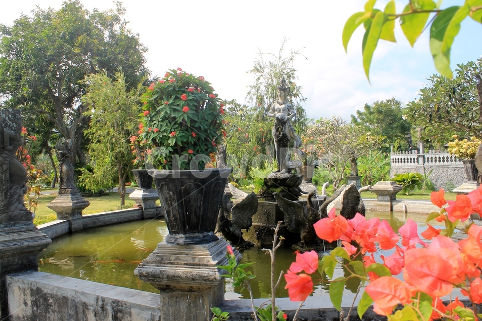 발리,석상,힌두석상,부처님,부처상,hindustatue,statue,budhastatue,waterpalace,물의궁전,garden,정원,조각상,동상,석상,조형물,statue,bronze statue,stone statue