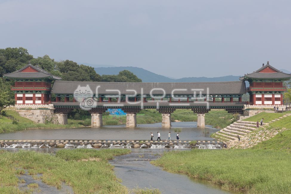 월정교,교량,다리,고대건물,기와,통일신라,문화재,건물,도로,person,road,사람,human,인간