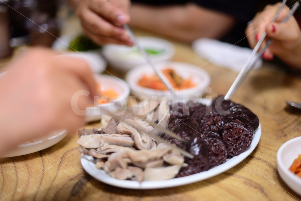 출출할때,간식,순대,분식,맛집,사람,인물,인간,human,person,음식,식재료,요리,food,cook,meal,dishes,food reserves,육류,고기,meat,디저트,간식,후식,dessert,snack