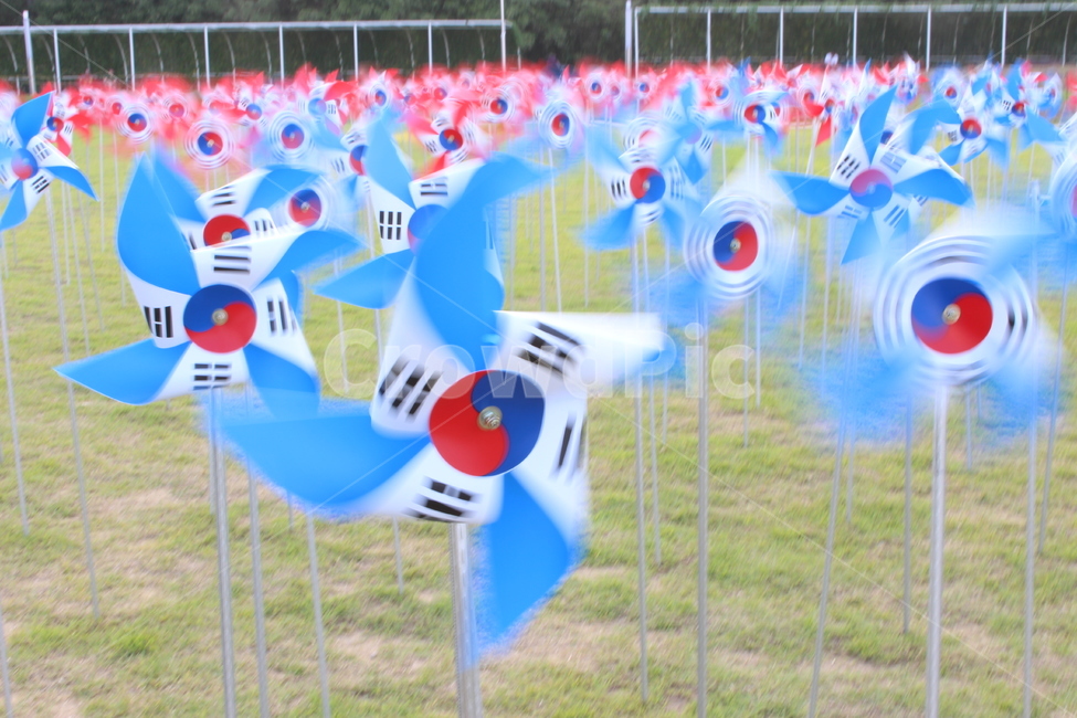 바람개비,바람,wind,옥외,outdoor,태극기,흩날림,여행,재미,흥미,돌기,회전