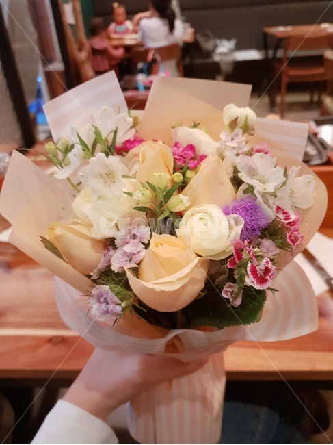 꽃다발,여친선물,꽃,기념일,기념일선물