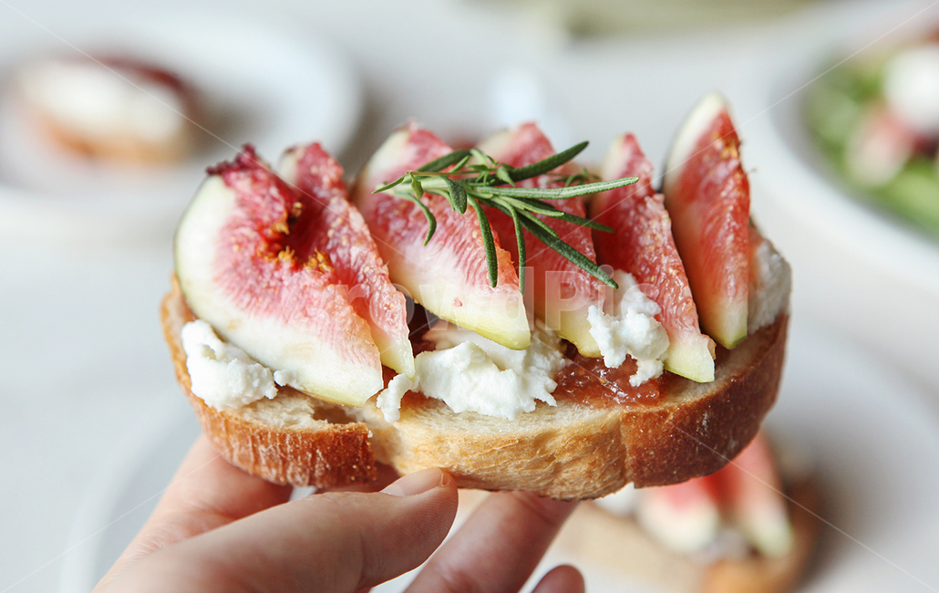 bread,dessert,FIG,Rosemary,baguette