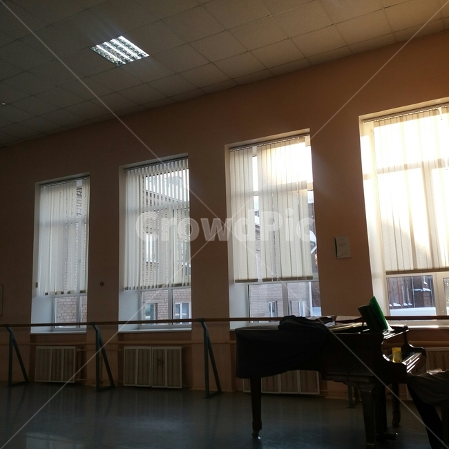piano,피아노,grandpiano,leisureactivities,그랜드피아노,레저활동,musicalinstrument,악기,연습실,무용실,창문,바닥,practiceroom,floor,window