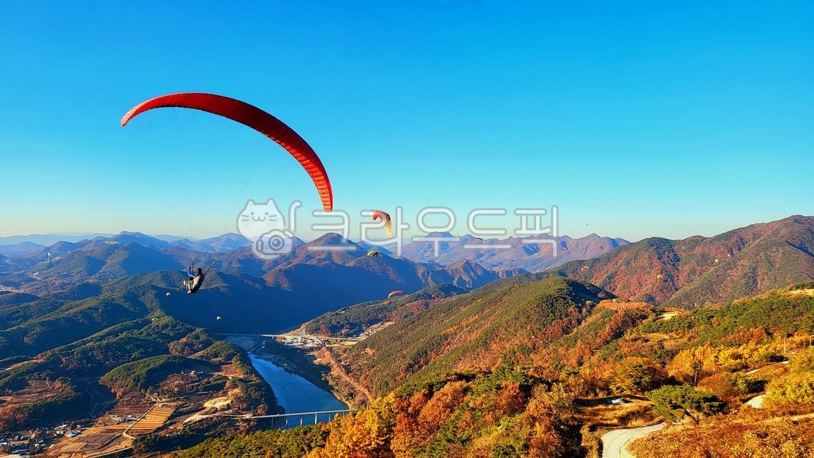 소백산,산,풍경,가을풍경,패러글라이딩,가을산,낙하산,하늘,가을하늘,푸른하늘,산맥,자연