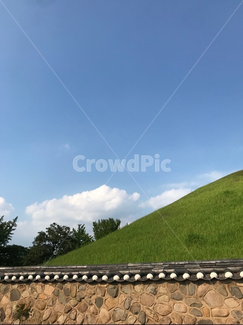 grassland,목초지,outdoors,옥외,field,들,담,wall,하늘,sky,구름,cloud,자연,풍경,nature,landscape