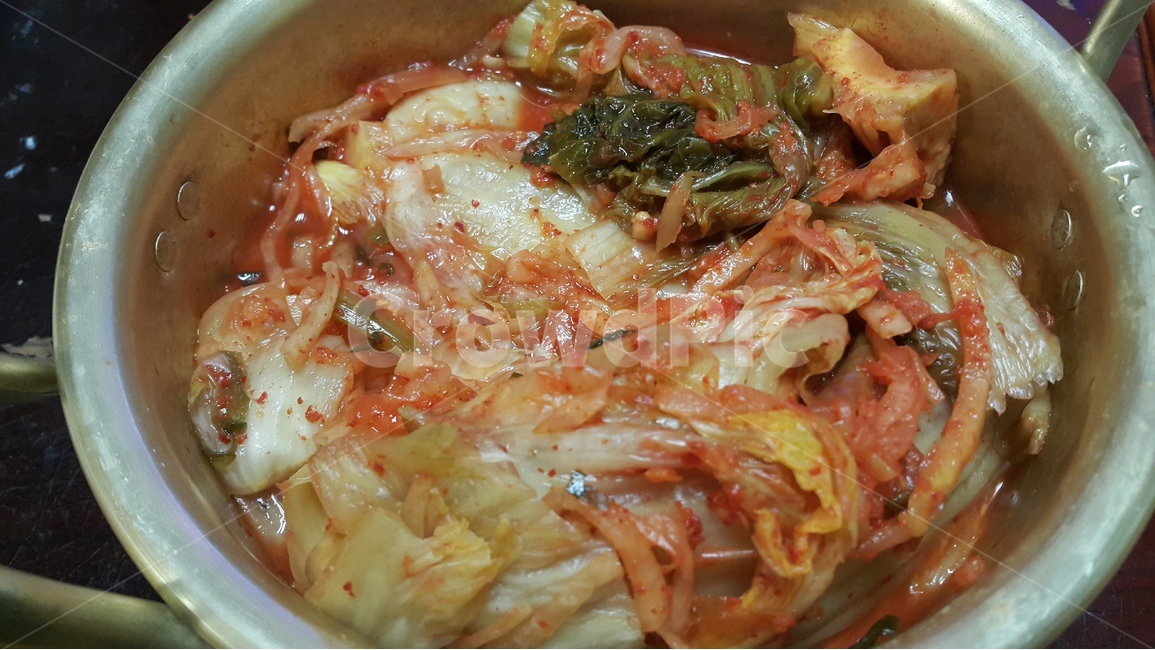 김치,배추,배추김치,김장,음식,반찬,냄비,요리,레시피,recipe,한국요리,한국음식,korea,kimchi,food,발효,발효식품,식품,전통음식,한국전통,한식,전통,문화,한국문화,코리아,일상,데일리,daily,폰사진,스냅,snap,폰샷,신토불이,매운,맵다,cook,cooker,조리,사물,오브젝트,object,손잡이,빨간,빨갛게,김치국물,국물,red,맛있다,맛있는,음식,식재료,요리,food,cook,meal,dishes,food reserves,채소,야채,vegetables,한식,한국음식,한국요리,korean food,korean dishes,korean meal,korean cook