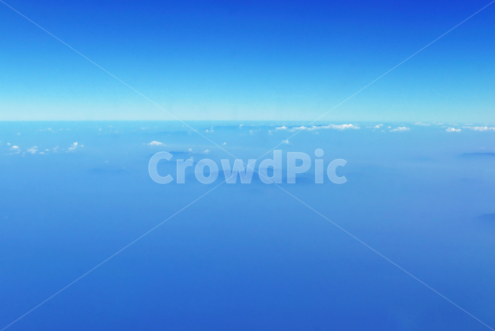 수평선,파란하늘,코발트색,칼라,신비로운,감동,황홀,아름다운,자연색,파란,하얀,하얀구름,구름,구름위,운해,운무,물결,상공,창공,고공,공중,떠있는,높이,바다,섬,빛,빛나는,자연,풍경,nature,landscape,outdoors,옥외,sky,하늘,azure sky,푸른 하늘,horizon