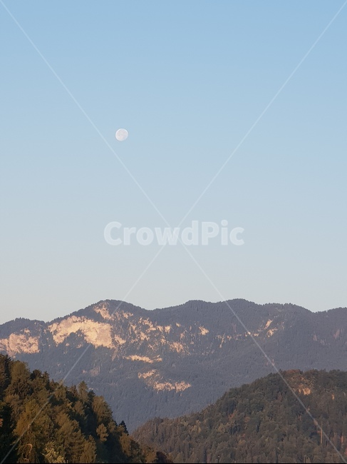 블레드,섬,호수,블레드성,bledcastle,자연,경관,아침달,moon,아침,아침풍경,경치,자연경관,슬로베니아,해외자연,외국자연,세계자연,동유럽자연,동유럽경관,slovenia,자연,풍경,nature,landscape,해외,외국,세계,foreign,oversea,world,세계자연풍경,해외자연풍경,외국자연풍경,world nature landscape,outdoors,옥외,mountain,산,mountain range,산맥