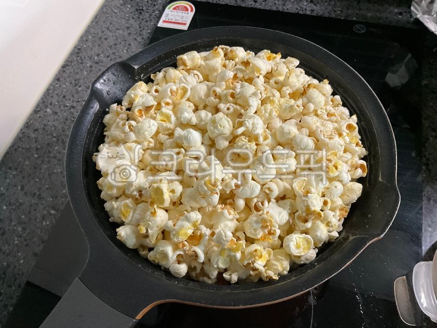 Self popcorn,Butter Popcorn,pot popcorn,popcorn,Fried corn