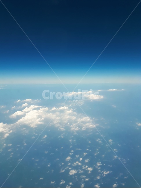 하늘위,sky,하늘,구름,성층권,자연,풍경,nature,landscape,outdoors,옥외,azure sky,푸른 하늘