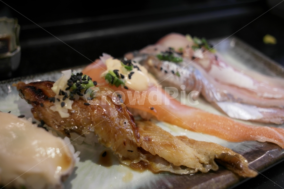 장어초밥,연어초밥,전복초밥,초밥,스시,사리,음식,식재료,요리,food,cook,meal,dishes,food reserves,수산물,해산물,fishery products,seafood,일식,일본음식,일본요리,Japanese food,Japanese dishes,Japanese meal,Japanese cook