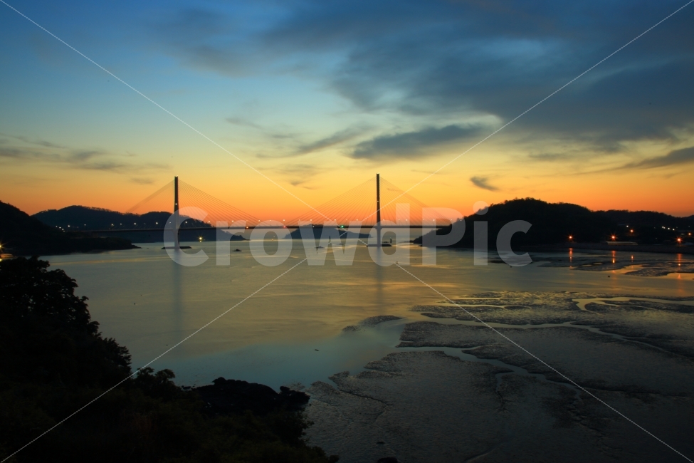 석양,일몰,노을,풍경,영광대교,구름,파도,바닷가,야경,자연,풍경,nature,landscape,한국자연풍경,한국자연경관,korea nature landscape,outdoors,옥외,sunset,dawn,새벽,red sky,붉은 하늘,dusk,황혼,sky,하늘