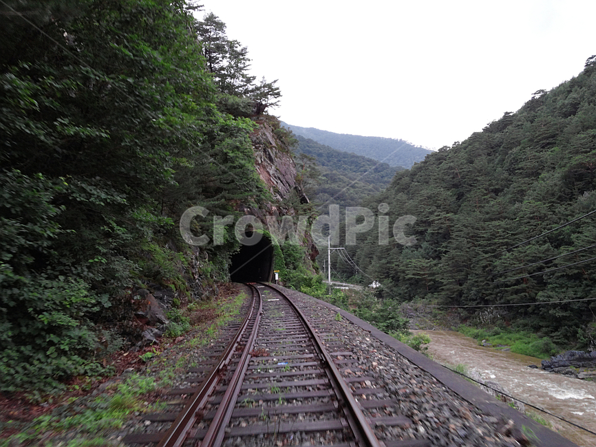 자연,산,동굴,강,레일,교통,교통수단,traffic,transportation